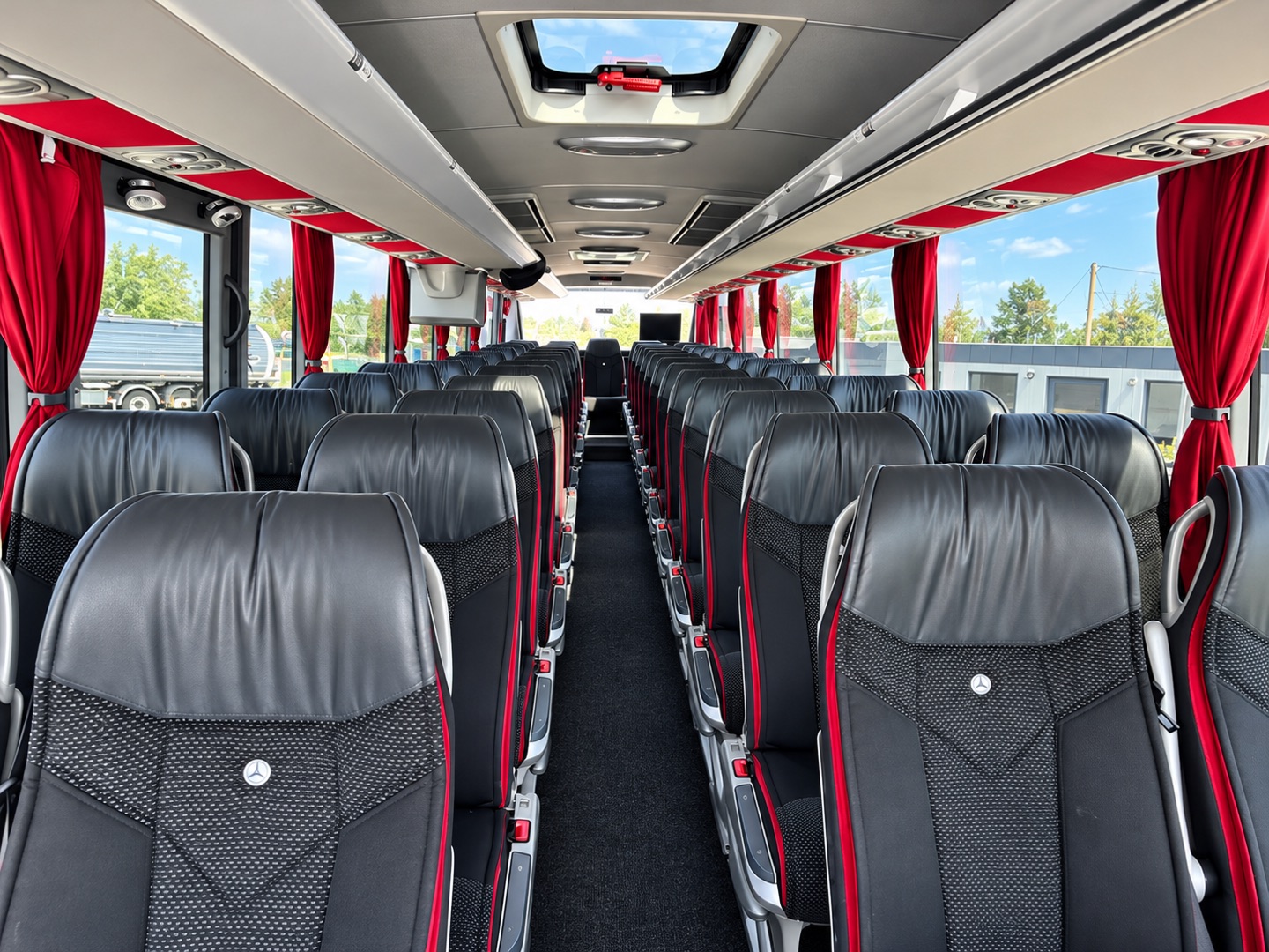 Mercedes-Benz Tourismo, 55 місць — салон, фото 1